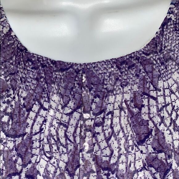 Jennifer Lopez Popover Top Size Large - Picture 6 of 12